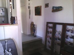 Agrelia House