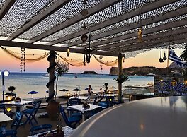 Delfini Beach Hotel