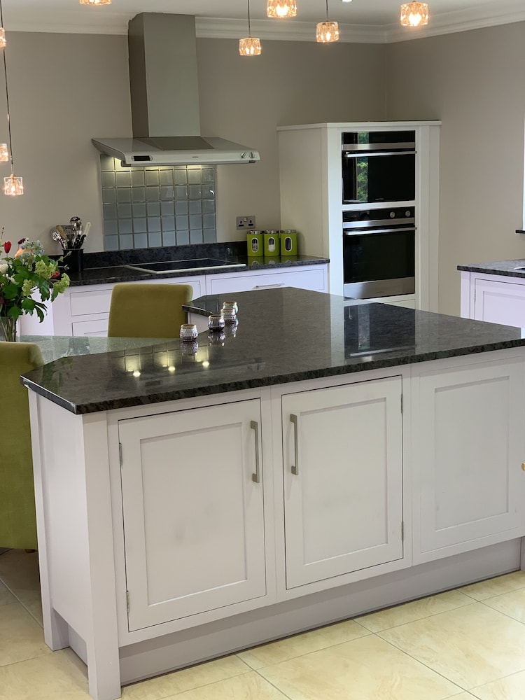 Hamble Retreat House and Luxury Studios