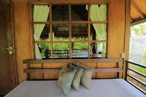 Adeng-Adeng Bungalows