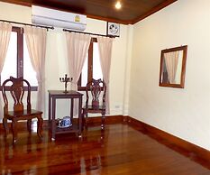 Peninsula Villas