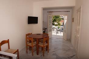 Dialinas Apartments