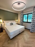 Maximilian Suites