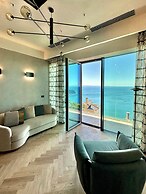 Maximilian Suites
