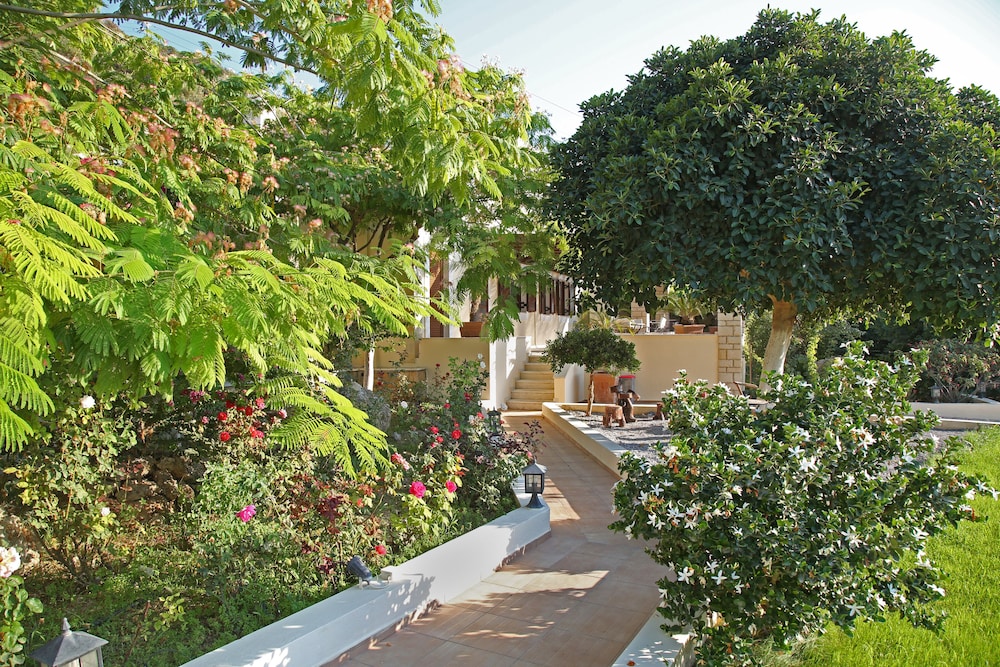 Elaia Villas