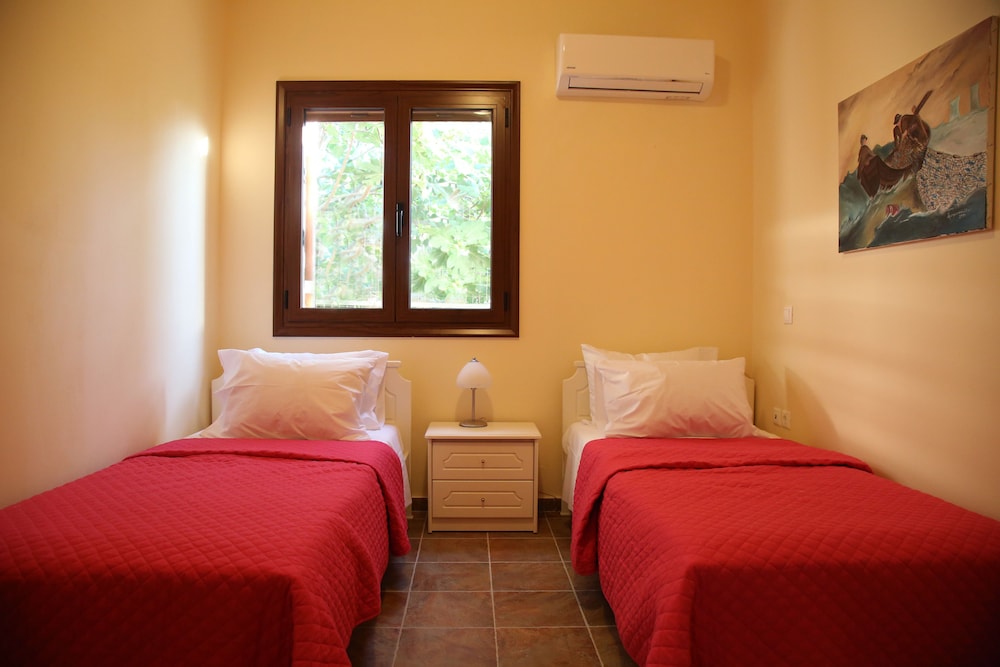 Elaia Villas
