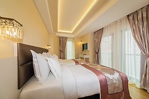 Grand Naki Hotel