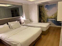 Grand Naki Hotel