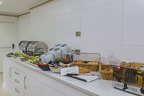 Grand Naki Hotel