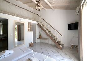 Mirsini Studios & Apartments
