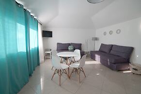 Mirsini Studios & Apartments