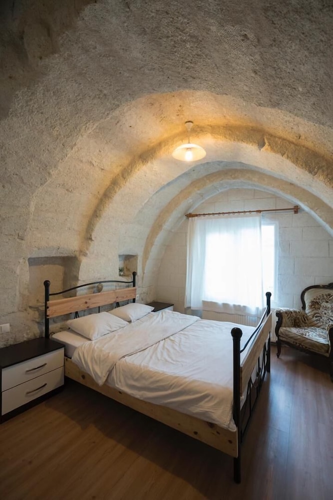 Whisper Cave House