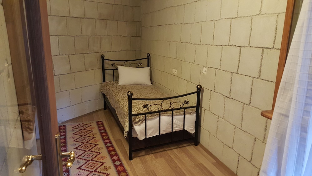 Whisper Cave House