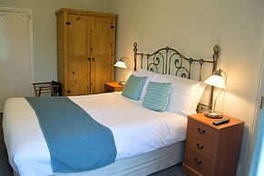 Lowbyer Manor Country House