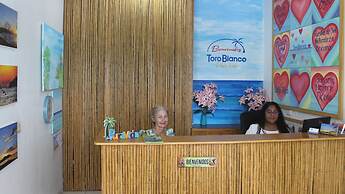 Toro Blanco Resort