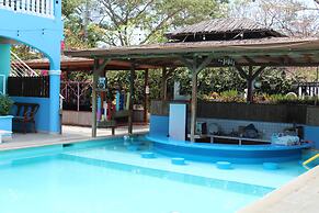 Toro Blanco Resort