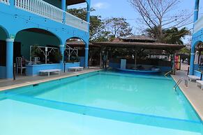 Toro Blanco Resort