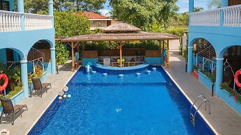 Toro Blanco Resort