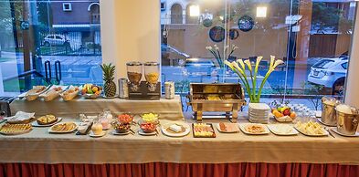 Del Prado Hotel