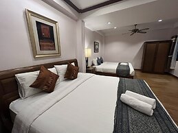Pha Thai House