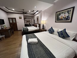 Pha Thai House