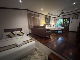 Pha Thai House