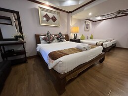 Pha Thai House