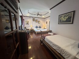 Pha Thai House