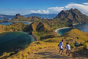 Komodo Cruise Boat
