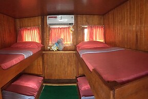 Komodo Cruise Boat
