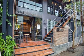 The Arak Bed Bar and Hostel