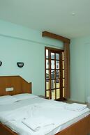 Ares City Hotel