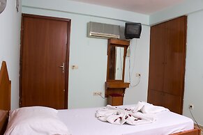 Ares City Hotel