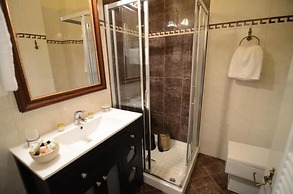 Korina Gallery Hotel