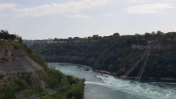 River Rapids Inn
