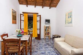 Liuba Houses