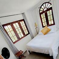The Golden Frog Inn