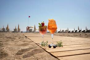Elysee Beach Hotel