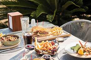 Elysee Beach Hotel