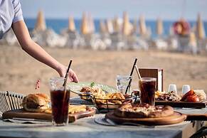 Elysee Beach Hotel