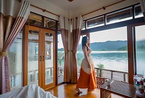 Salakphet Resort