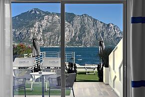 Hotel Castello Lake Front