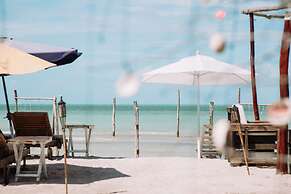 Ensueño Holbox and Beach Club