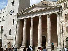 Hotel Mom Assisi