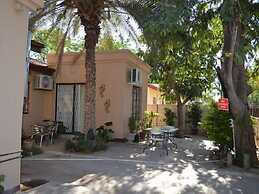 Crown Guest Lodge