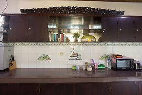Blanjong Homestay by ecommerceloka