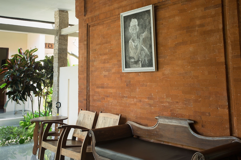 Blanjong Homestay by ecommerceloka