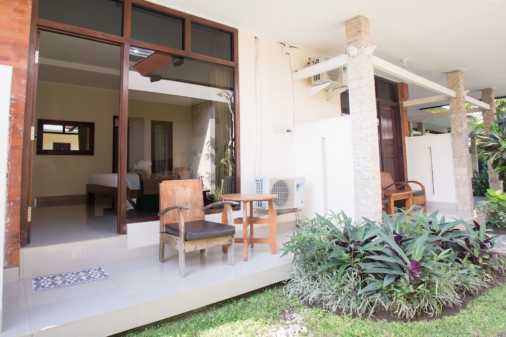 Blanjong Homestay by ecommerceloka