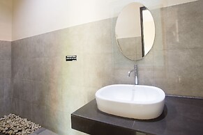 Blanjong Homestay by ecommerceloka
