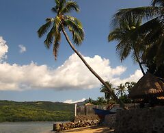 Larantuka Beach Apartments